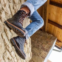 WERNER 1911 Herren Stiefel Hirsch in Schwarz mit Jeans kombiniert