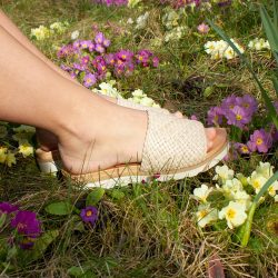 Alternative view of feinmaschige Flechtpantolette  - Edelröschen - beige