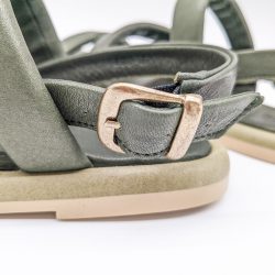 Werner 1911 B-Ware gepolsterte Riemen-Blattbegonie in Grün mit Schnalle