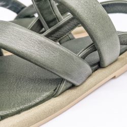 Werner 1911 B-Ware gepolsterte Riemen-Blattbegonie in Grün mit Fußbett aus Naturleder