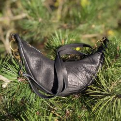 Werner 1911 Croissant Bag Fleckenstein schwarz im Grünen