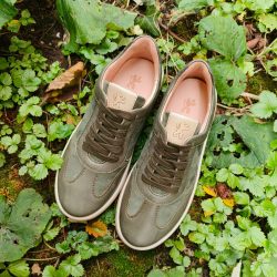Werner1911 Bio-Sneaker Eichelhäher in grün im Grünen