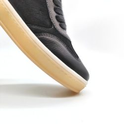 Werner1911 Bio-Sneaker Eichelhäher in schwarz mit runder Spitze