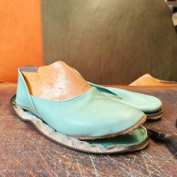 Werner1911 Hausschuh Bio-Ballerina in mint mit nickelfreiem Reißverschluss am Etui