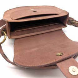 Werner 1911 Bio-Tasche Berwartstein in cognac mit Magnrtverschluss