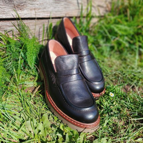 Werner1911 Chunky Loafer Herren Wagyu Schwarz in der Wiese