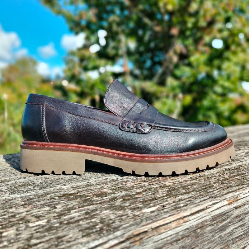 Werner1911 Chunky Loafer Herren Wagyu Schwarz auf Holz