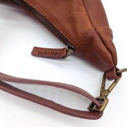 Werner 1911 Croissant Bag Fleckenstein Kastanienbraun mit Reißverschluss