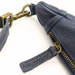 Werner 1911 Croissant Bag Fleckenstein dunkelblau mit dezentem Branding