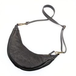 Werner 1911 Croissant Bag Fleckenstein in mokka mit verstellbarem Riemen