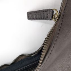Werner 1911 Croissant Bag Fleckenstein in mokka mit Reißverschluss