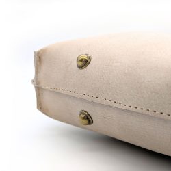Werner 1911 Shopper Guttenburg aus Bioleder in beige mit Stoßnieten