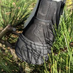 Werner 1911 Bio Low Boot Wildschaf in schwarz mit Löwe