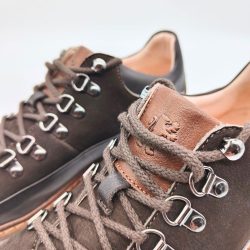 Werner 1911 Herren Halbschuh Outdoor Yak in mokka mit Löwe auf der Lasche