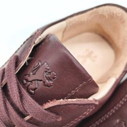 Werner 1911 Bio-Sneaker Eistaucher in Bordeaux mit dezentem Branding