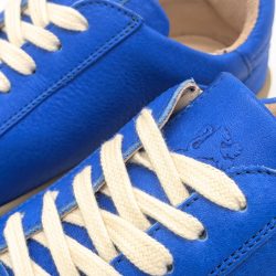 Werner 1911 Bio-Sneaker Eistaucher in Himmelbau mit runder Spitze dezentem Branding