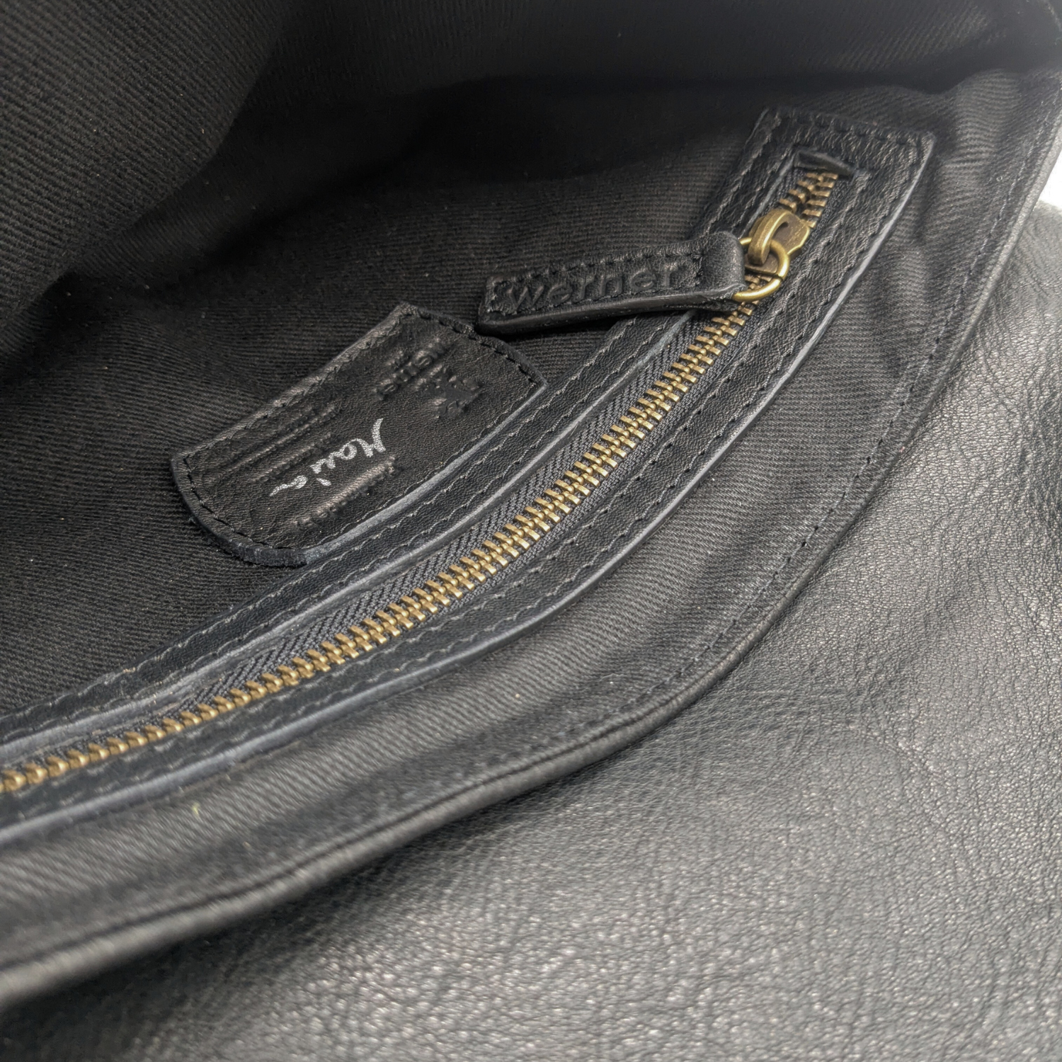 Werner 1911 Bio-Handtasche Gräfenstein in schwarz mit Innenfach