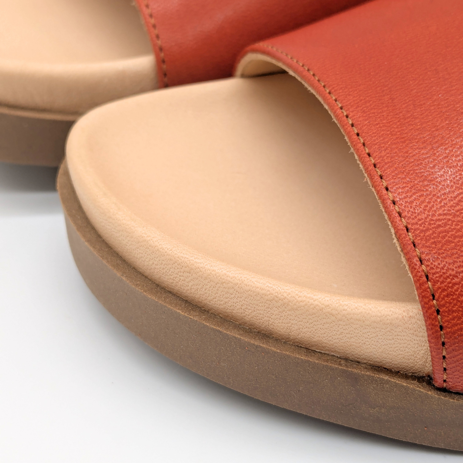 Werner 1911 Pantolette mit ergonomischem Fußbett in rostrot mit runder Spitze