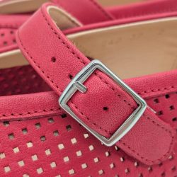 Werner 1911 Bio-Ballerina Weißdorn mit Perforierung in rot mit Schnalle