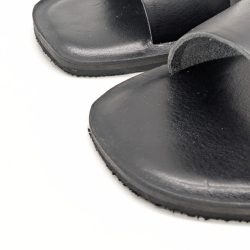 Werner 1911 Bio-Ledersandale Hortensie in Schwarz mit Karree Spitze