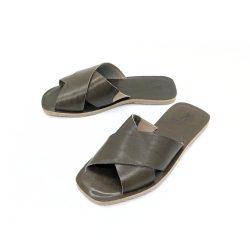 Werner 1911 Bio-Pantolette Huflattich in Khaki-Grün mit überkreuzten Riemen