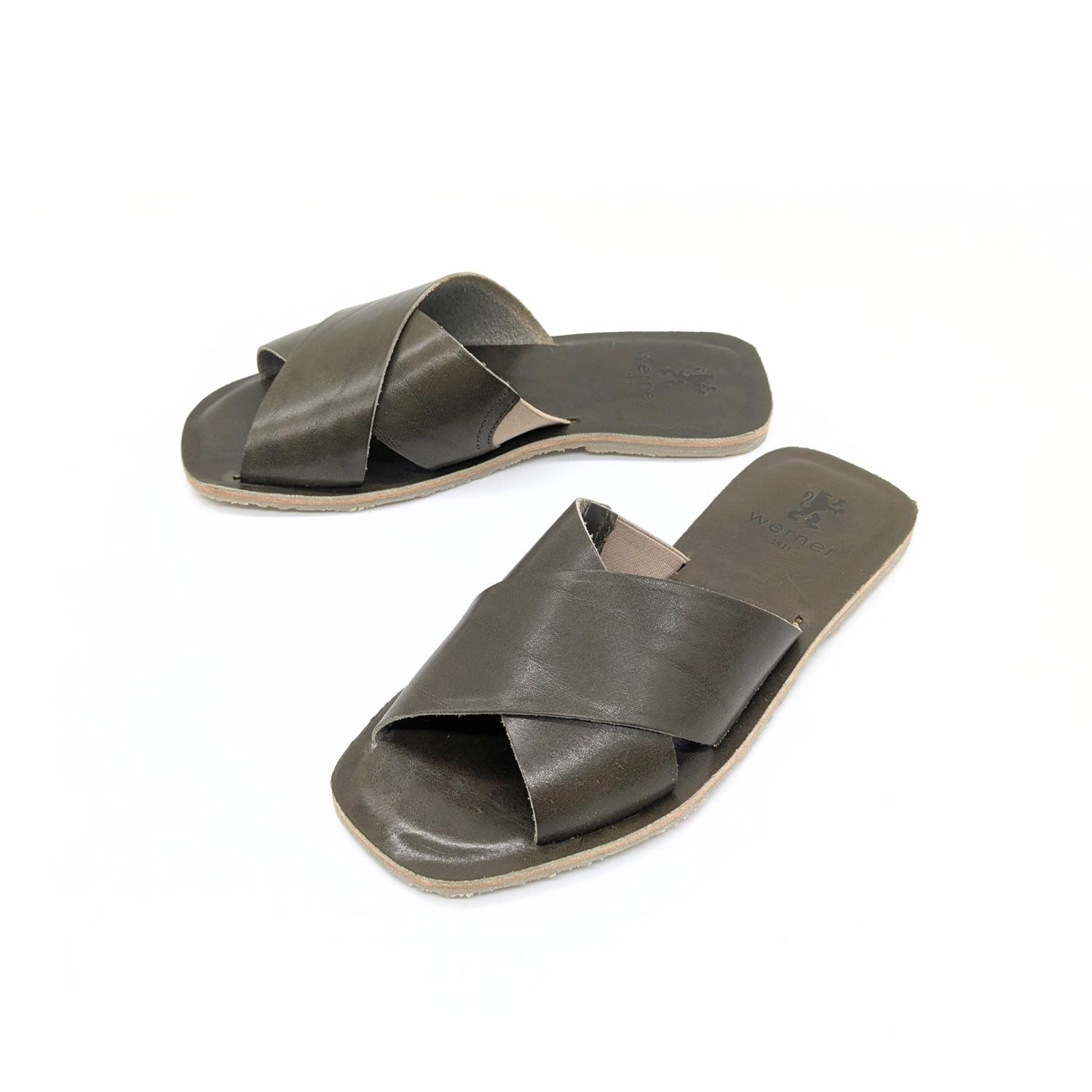 Werner 1911 Bio-Pantolette Huflattich in Khaki-Grün mit überkreuzten Riemen