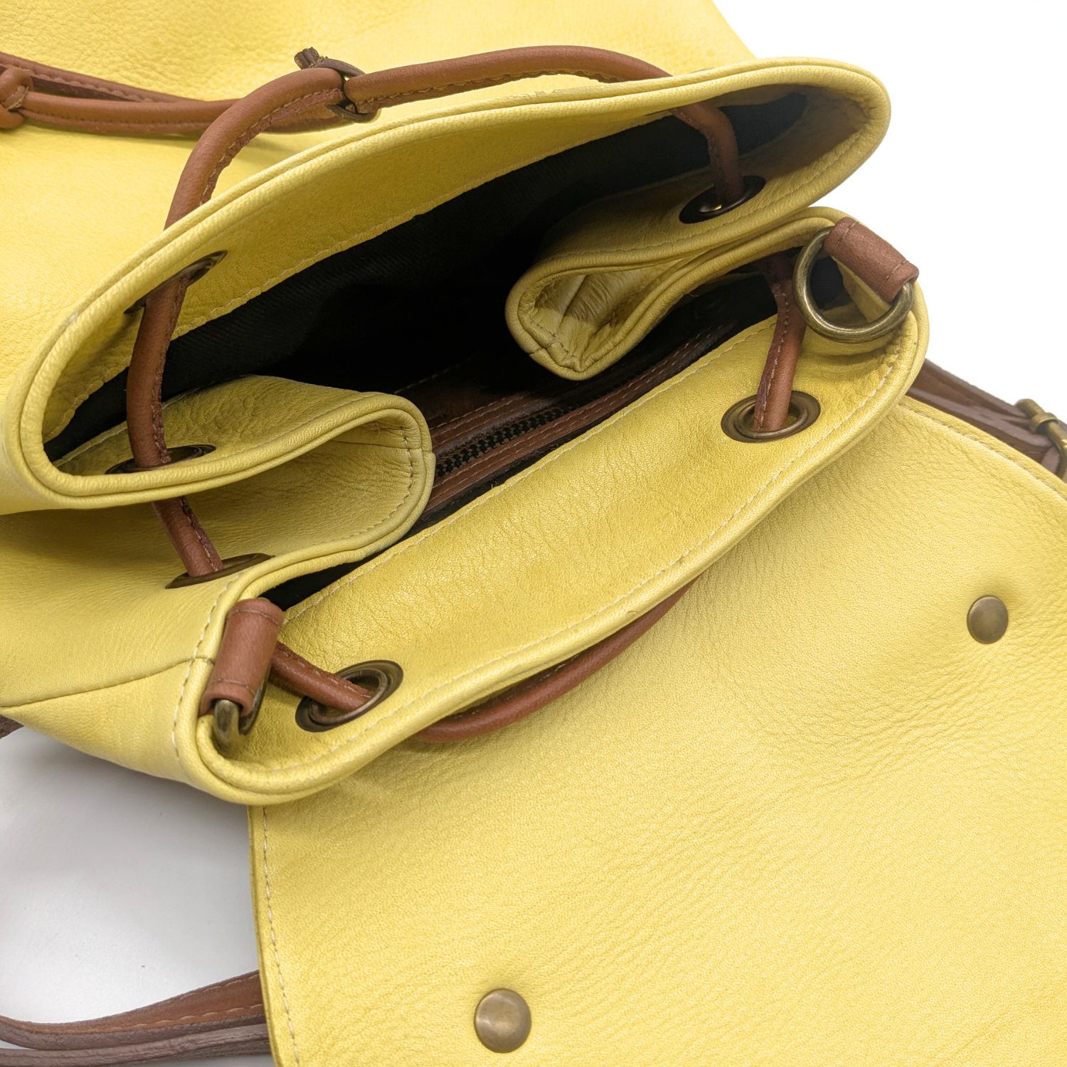 Werner 1911 Bioleder Rucksack Löwenstein in Gelb mit Zugband in Kastanienbraun