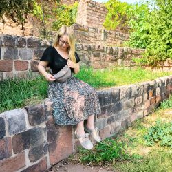 Werner 1911 Bio-Ballerina Rosenkäfer in Kombination mit Kronborg Hip Bag