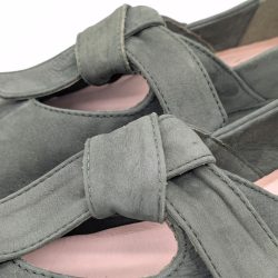 Werner 1911 Bio-Ballerina Rosenkäfer in Grün mit Schleife