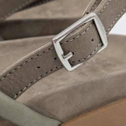 Werner 1911 Bio-Sandale mit gepolsterten Riemen in taupe mit Schnalle