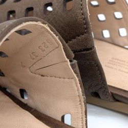 Werner 1911 Bio-Pantolette Besenginster in cognac mit dezentem Elastikband